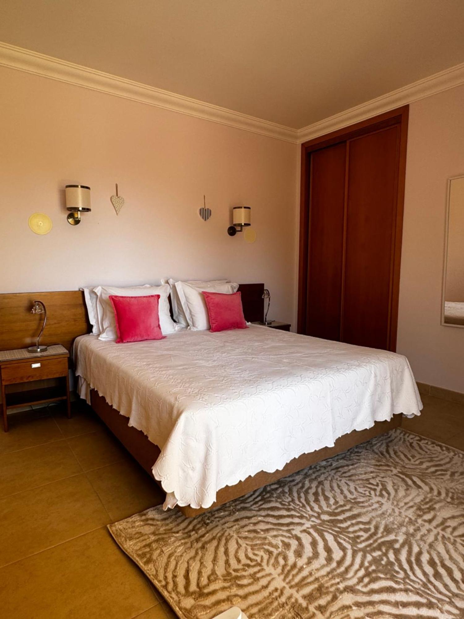 Lucie Lime Guesthouse Praia Da Luz Exterior photo