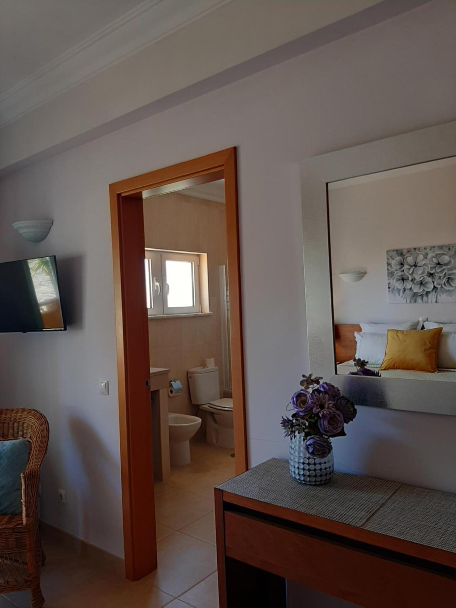 Lucie Lime Guesthouse Praia Da Luz Exterior photo