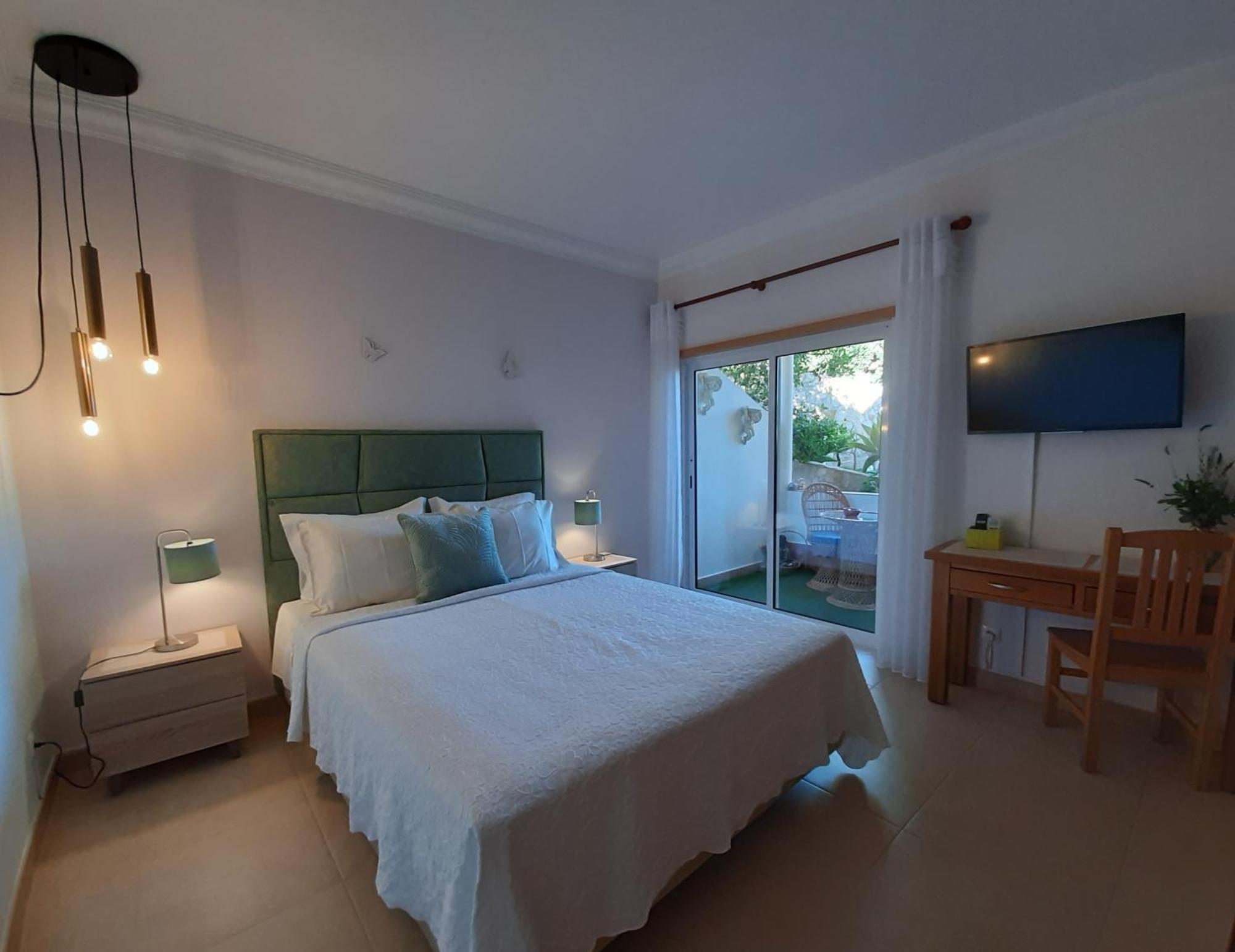 Lucie Lime Guesthouse Praia Da Luz Exterior photo